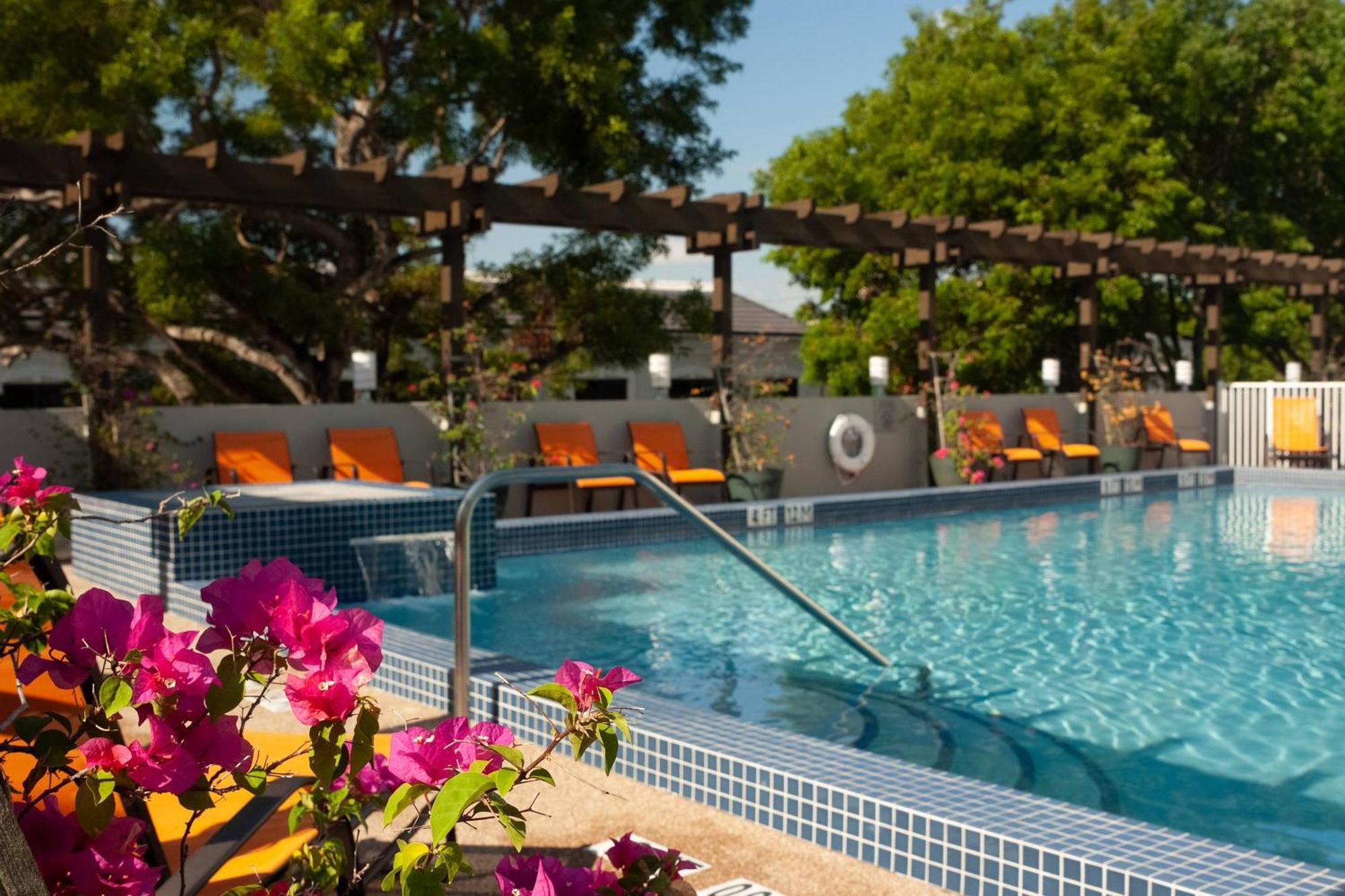 Hotel Courtyard Miami Coral Gables Extérieur photo